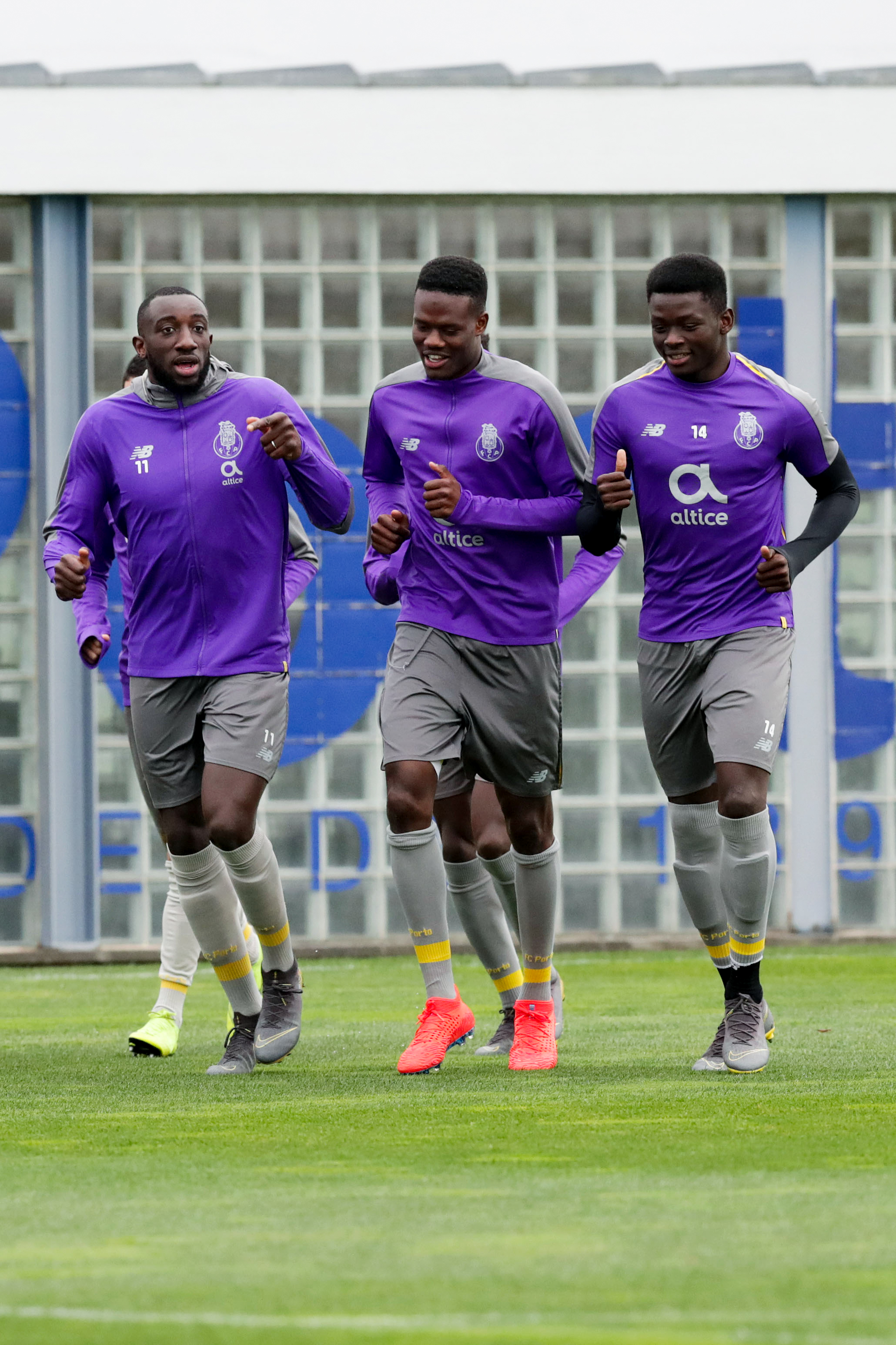 赛后体能课后；深圳男篮调整名单备战欧冠；更衣室稳定；临场指挥获称赞的简单介绍-开云APP