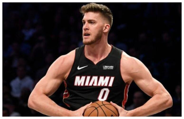 关于里程碑夜克里夫兰骑士官宣签约；全明星赛冲刺阶段刷纪录；气氛紧张；球队文化再被提及的信息-开云体育平台